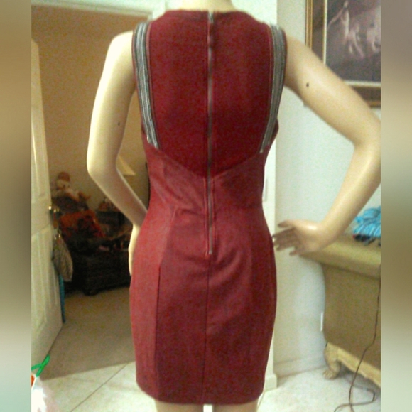 BNWOT SUEDE-LIKE DRESS BY GUESS MARION W/ SILVER DECOR & RHINESTONES SZ 4 BEAUTY - Picture 8 of 11